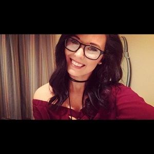 Meet your Posher, Kayla